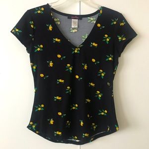 ❣️2 for $20❣️{Lorena Rose} lemon 🍋 print shirt